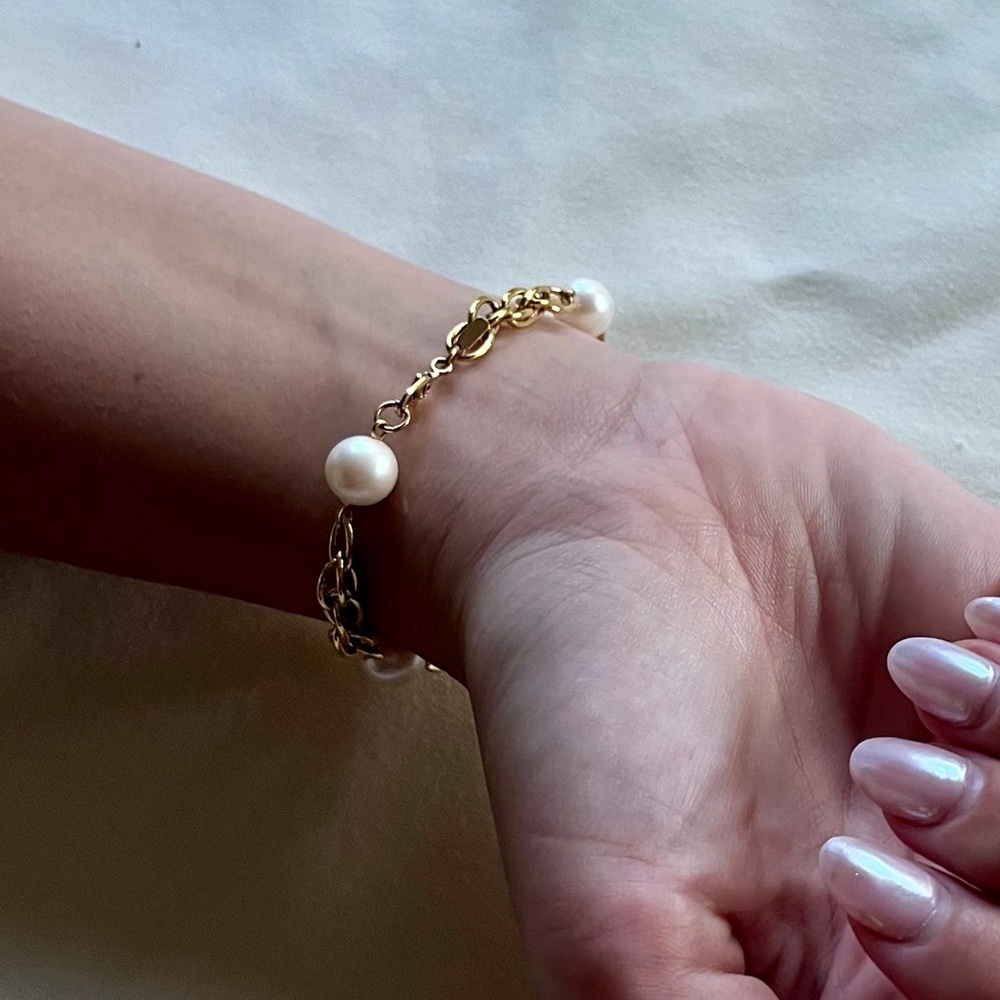 Vintage Monet Gold & Pearl Bracelet - Picture 15 of 16